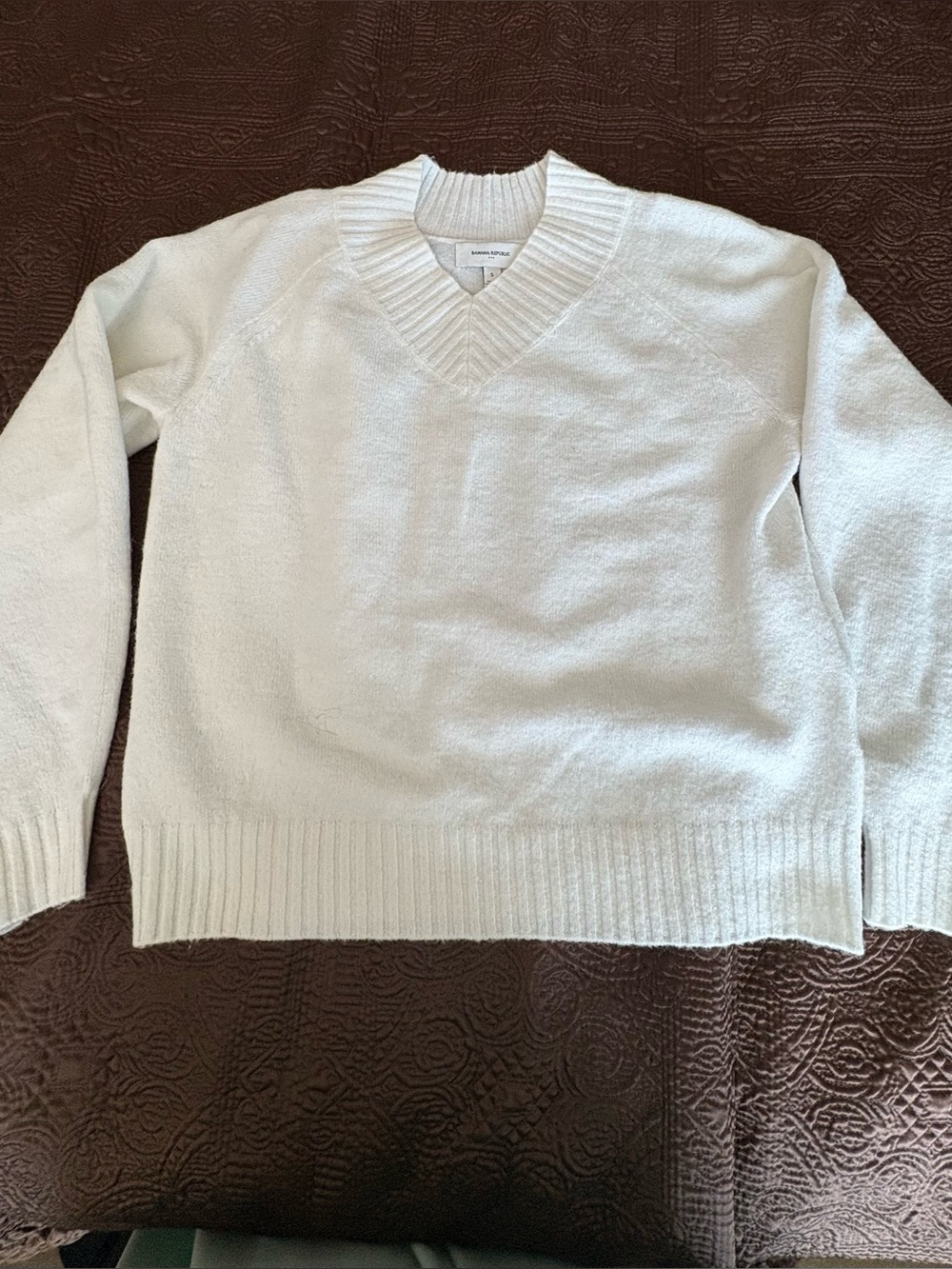 Banana Republic Soft White Sweater |Size Small | New with/o tags